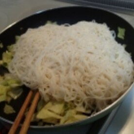 薄口醤油で ベーコンとキャベツの焼き素麺 レシピ 作り方 By ぷ みぃまま 楽天レシピ 薄口醤油で ベーコンとキャベツの焼き素麺 レシピ 作り方 By ぷ みぃまま 楽天レシピ